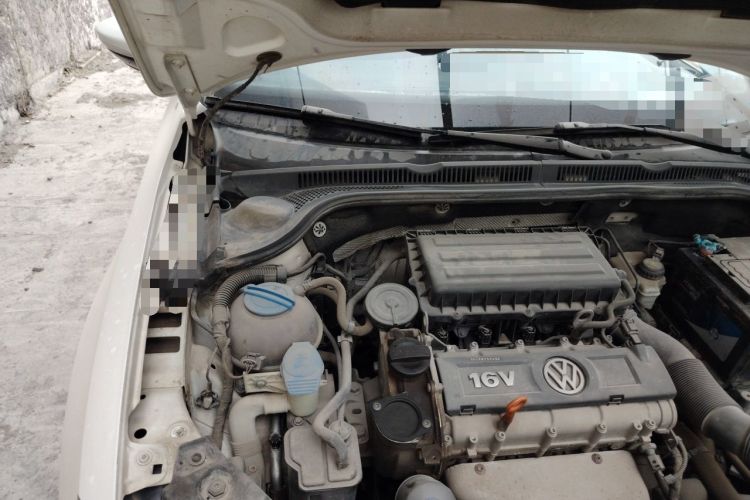 Used Volkswagen Sagitar 2014 1.6L Manual Comfort Model Engine Bay Right