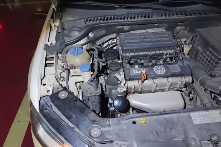 Used Volkswagen Sagitar 2014 Revised Version 1.6L Automatic Comfort Edition Engine Bay Right