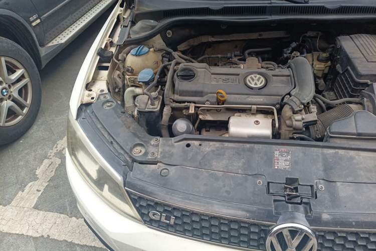 Used Volkswagen Sagitar 2014 Revised Version 1.4TSI Automatic Luxury Edition Engine Bay Right