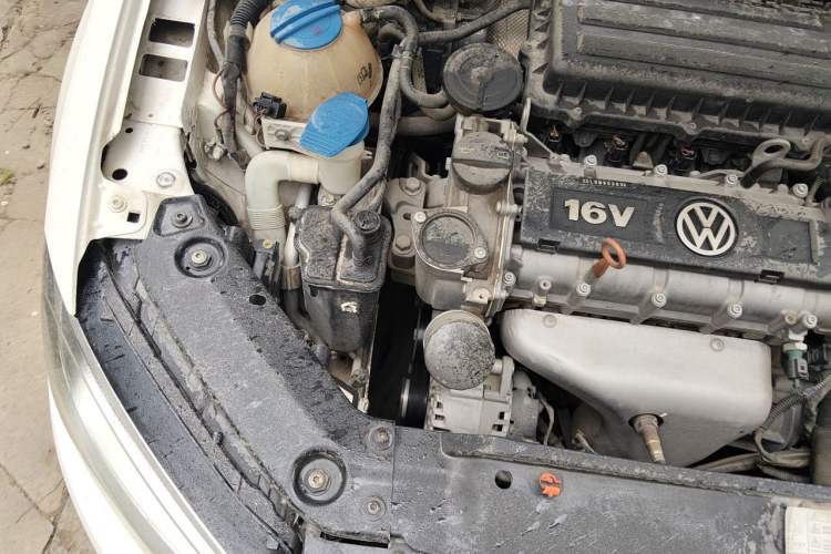 Used Volkswagen Sagitar 2014 1.6L Automatic Comfort Model Engine Bay Right