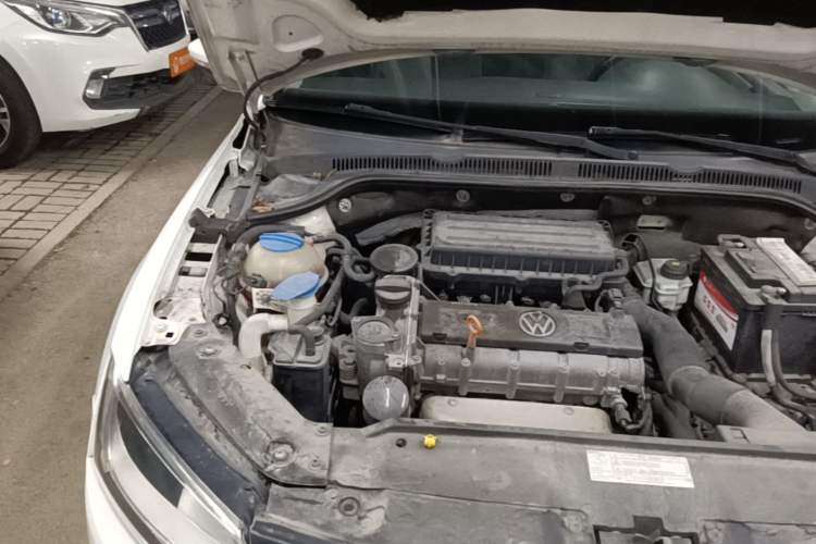 Used Volkswagen Sagitar 2014 Revised Version 1.6L Manual Comfort Edition Engine Bay Right
