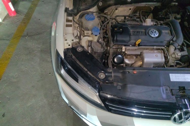 Used Volkswagen Sagitar 2014 Revised Version 1.4TSI Automatic Luxury Edition Engine Bay Right