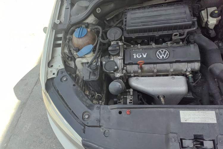 Used Volkswagen Sagitar 2014 1.6L Automatic Comfort Model Engine Bay Right