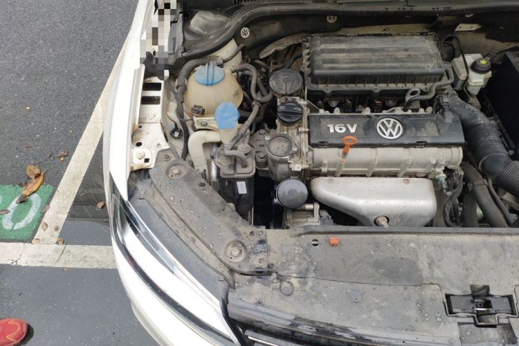Used Volkswagen Sagitar 2014 1.6L Manual Comfort Model Engine Bay Right
