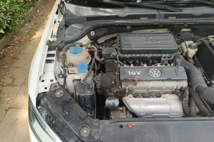 Used Volkswagen Sagitar 2014 Revised Version 1.6L Manual Comfort Edition Engine Bay Right