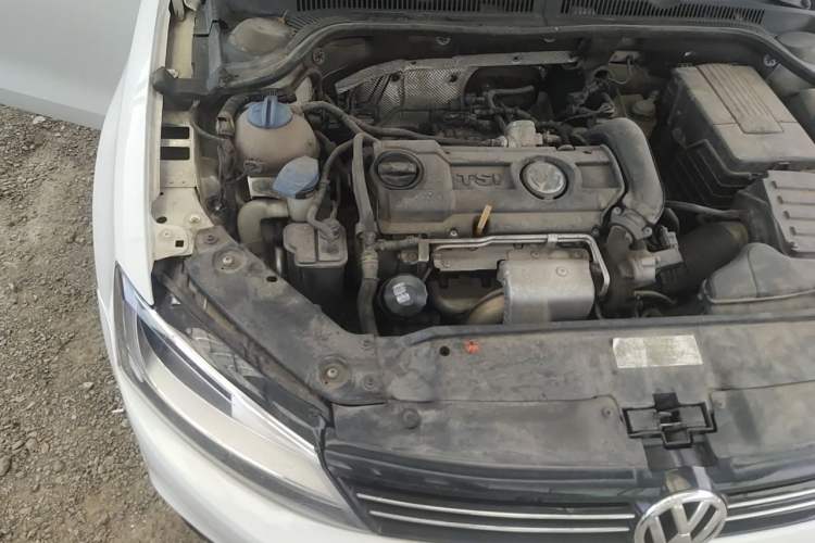 Used Volkswagen Sagitar 2014 Revised Version 1.4TSI Automatic Luxury Edition Engine Bay Right
