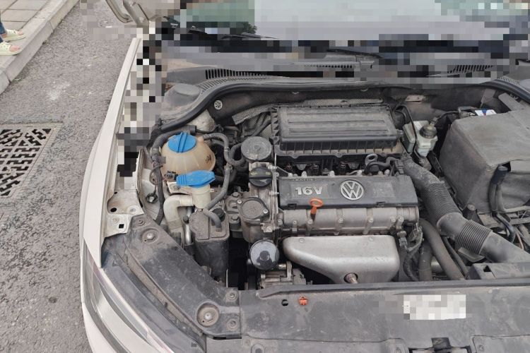Used Volkswagen Sagitar 2014 1.6L Manual Comfort Model Engine Bay Right