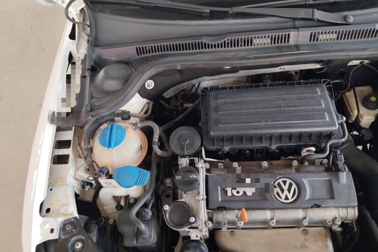 Used Volkswagen Sagitar 2014 Revised Version 1.6L Automatic Comfort Edition Engine Bay Right