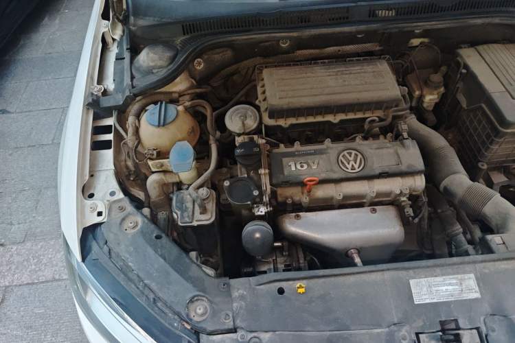 Used Volkswagen Sagitar 2014 Revised Version 1.6L Automatic Fashionable Style Engine Bay Right