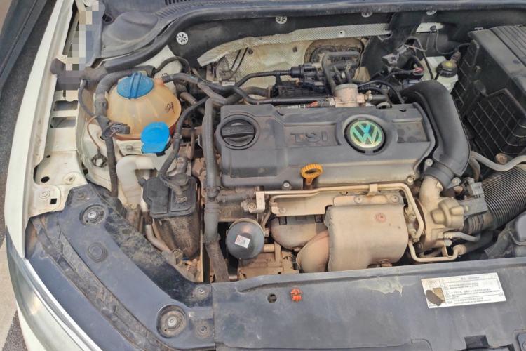 Used Volkswagen Sagitar 2014 1.4TSI Automatic Luxury Model Engine Bay Right