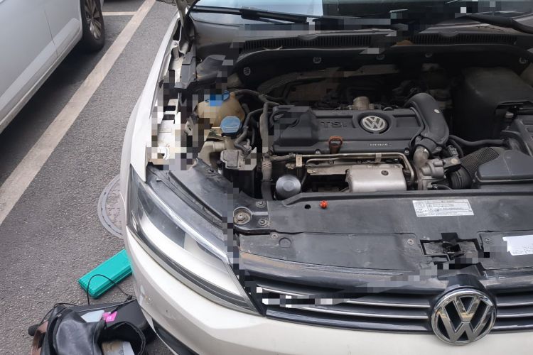 Used Volkswagen Sagitar 2014 1.4TSI BlueMotion Edition Engine Bay Right