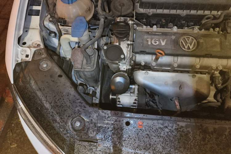 Used Volkswagen Sagitar 2014 1.6L Automatic Comfort Model Engine Bay Right