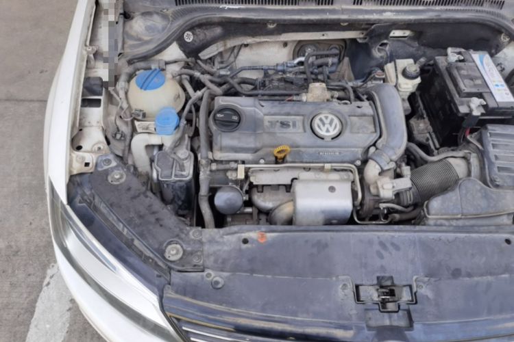 Used Volkswagen Sagitar 2014 Revised Version 1.4TSI Manual Luxury Edition Engine Bay Right