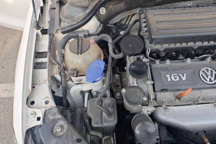 Used Volkswagen Sagitar 2014 Revised Version 1.6L Manual Comfort Edition Engine Bay Right