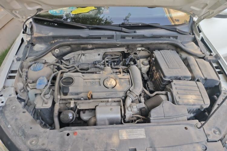 Used Volkswagen Sagitar 2014 1.4TSI Automatic Luxury Model Engine Bay