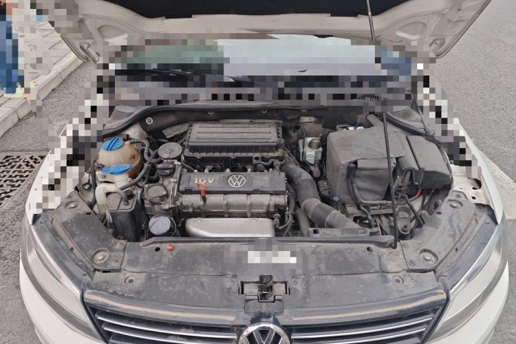 Used Volkswagen Sagitar 2014 1.6L Manual Comfort Model Engine Bay
