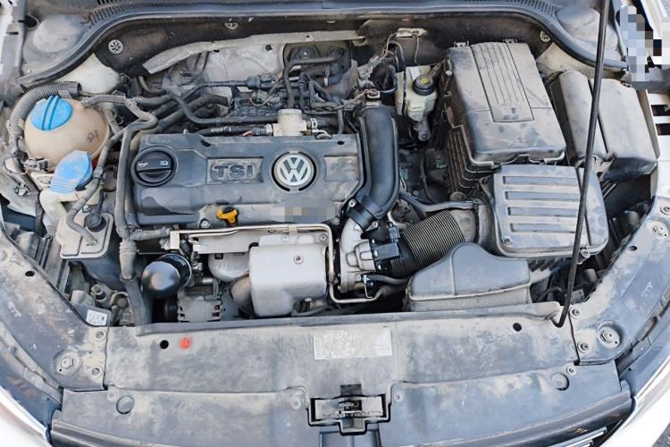 Used Volkswagen Sagitar 2014 1.4TSI Automatic Luxury Model Engine Bay
