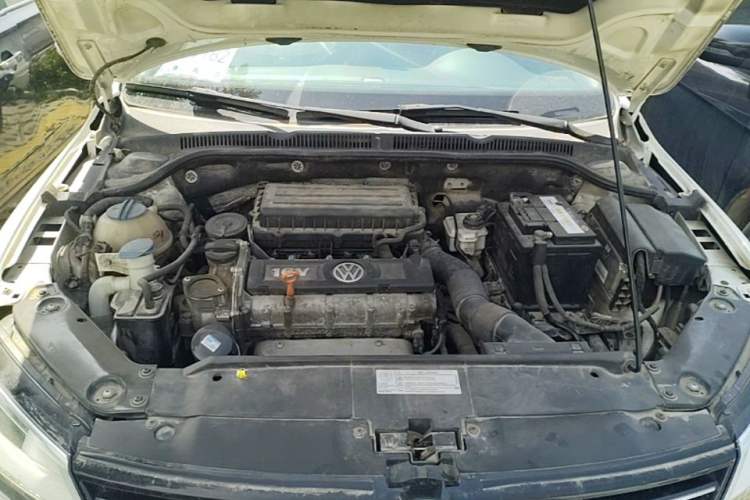 Used Volkswagen Sagitar 2014 Revised Version 1.6L Manual Comfort Edition Engine Bay