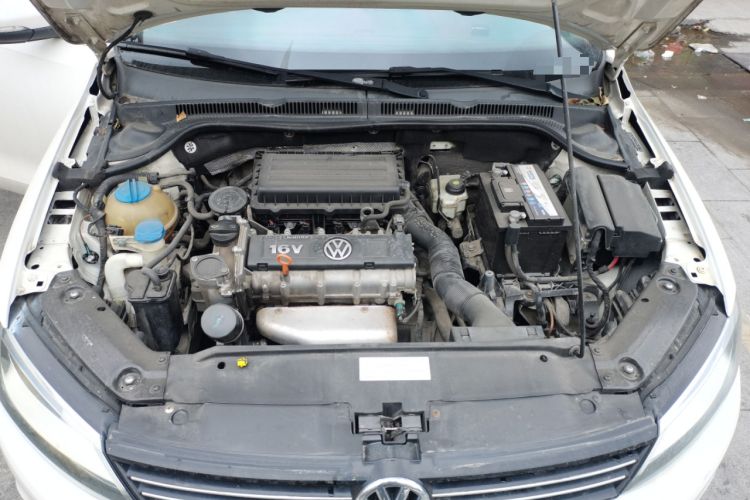 Used Volkswagen Sagitar 2014 Revised Version 1.6L Manual Comfort Edition Engine Bay