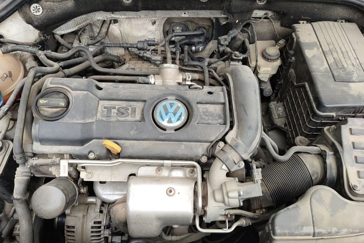 Used Volkswagen Sagitar 2014 1.4TSI Automatic Luxury Model Engine Bay