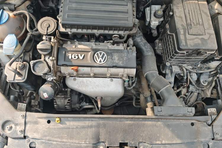 Used Volkswagen Sagitar 2014 Revised Version 1.6L Automatic Comfort Edition Engine Bay