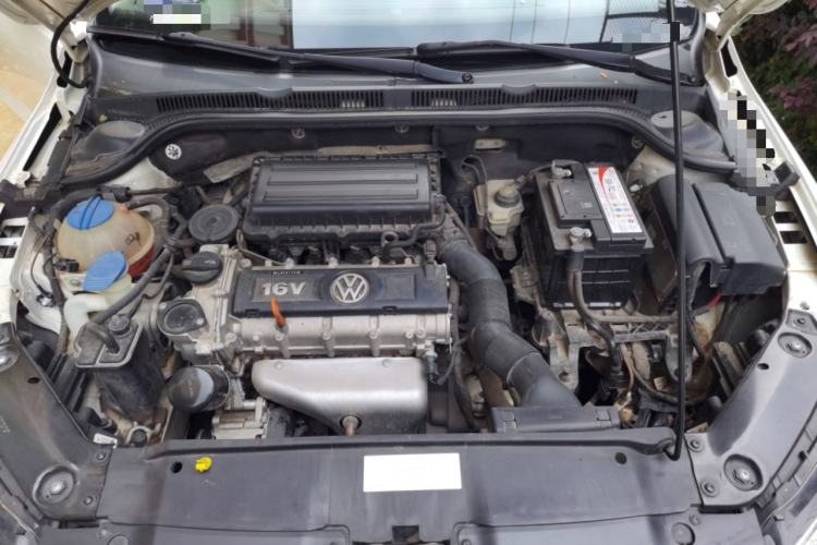 Used Volkswagen Sagitar 2014 Revised Version 1.6L Manual Leading Edition Engine Bay
