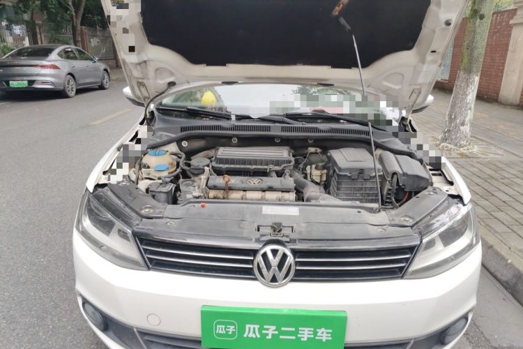 Used Volkswagen Sagitar 2014 1.6L Automatic Comfort Model Engine Bay