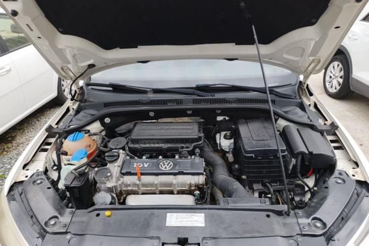 Used Volkswagen Sagitar 2014 Revised Version 1.6L Automatic Leading Edition Engine Bay
