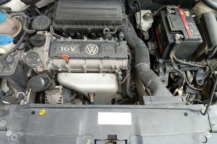 Used Volkswagen Sagitar 2014 Revised Version 1.6L Manual Comfort Edition Engine Bay