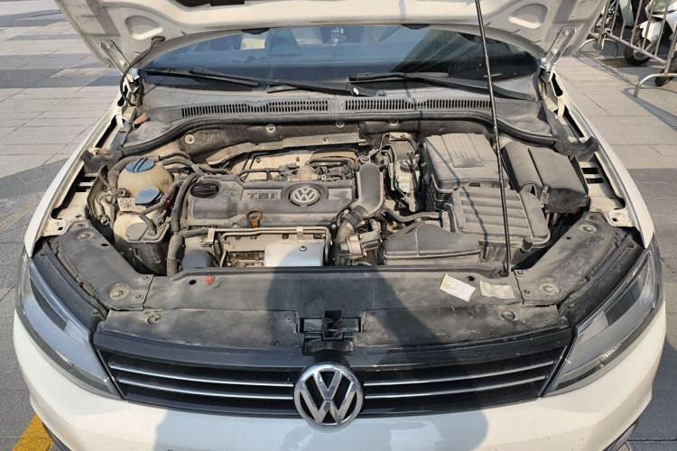 Used Volkswagen Sagitar 2014 1.4TSI Automatic Luxury Model Engine Bay