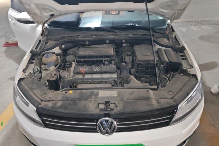 Used Volkswagen Sagitar 2014 Revised Version 1.6L Automatic Leading Edition Engine Bay