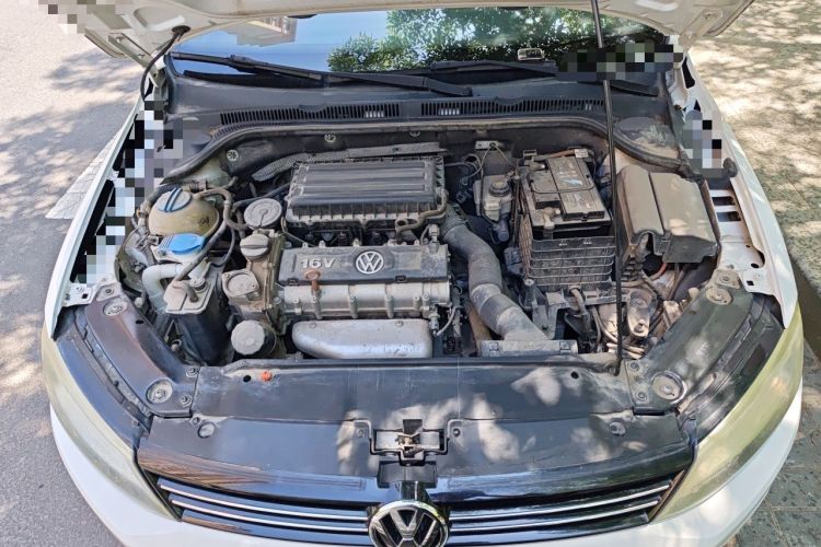 Used Volkswagen Sagitar 2014 Revised Version 1.6L Automatic Comfort Edition Engine Bay