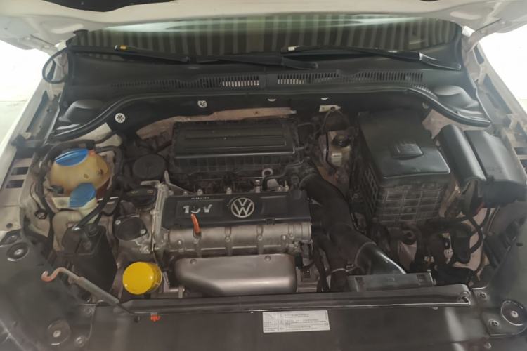 Used Volkswagen Sagitar 2014 1.6L Automatic Comfort Model Engine Bay