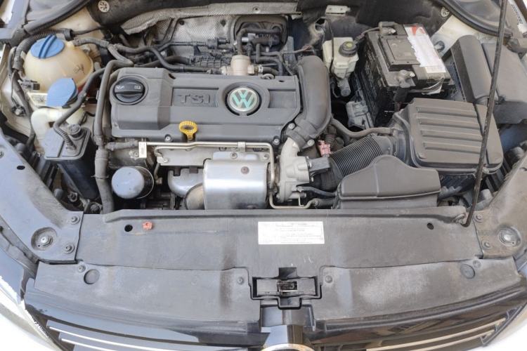 Used Volkswagen Sagitar 2014 1.4TSI Manual Luxury Model Engine Bay