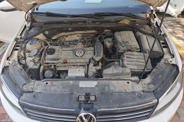 Used Volkswagen Sagitar 2014 Revised Version 1.4TSI Automatic Luxury Edition Engine Bay