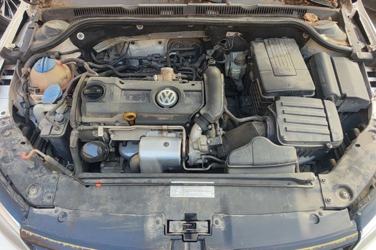 Used Volkswagen Sagitar 2014 1.4TSI Automatic Luxury Model Engine Bay
