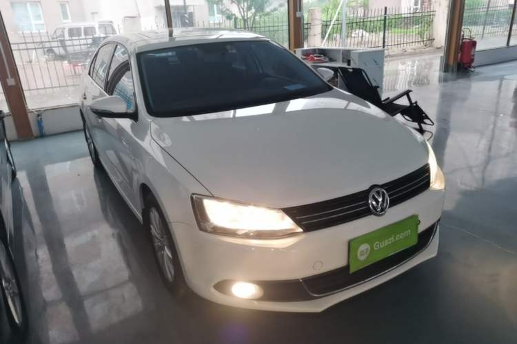 Used Volkswagen Sagitar 2014 Revised Version 1.6L Manual Leading Edition Exterior 1