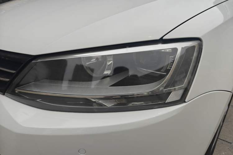 Used Volkswagen Sagitar 2014 1.4TSI Automatic Luxury Model Exterior 6