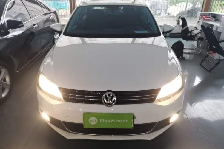 Used Volkswagen Sagitar 2014 Revised Version 1.6L Manual Leading Edition Front
