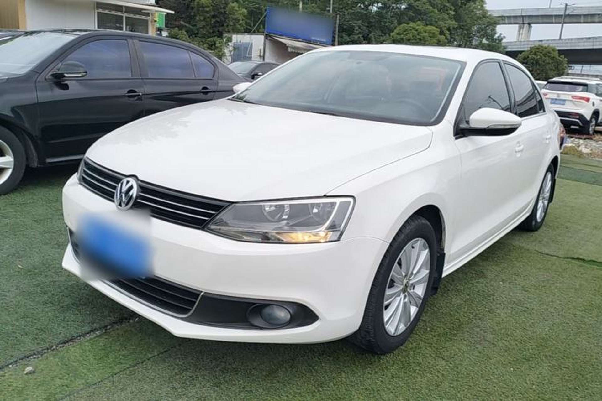 Used Volkswagen Sagitar 2014 1.6L Automatic Comfort Model Front Left 45 Deg