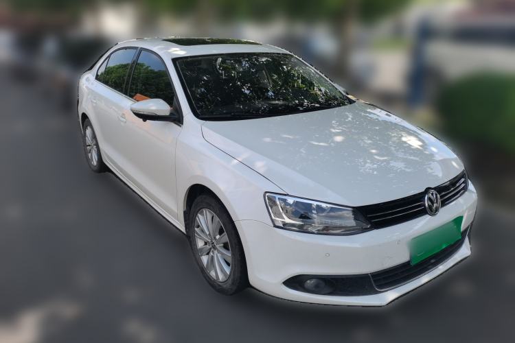 Used Volkswagen Sagitar 2014 Revised Version 1.4TSI Automatic Luxury Edition Front Right 45 Deg