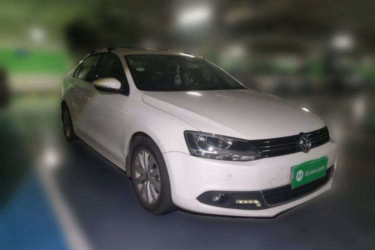 Used Volkswagen Sagitar 2014 Revised Version 1.4TSI Automatic Luxury Edition Front Right 45 Deg