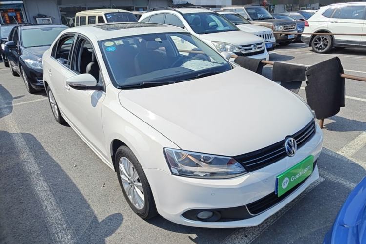 Used Volkswagen Sagitar 2014 Revised Version 1.4TSI Automatic Luxury Edition Front Right 45 Deg