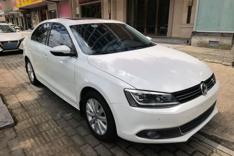 Used Volkswagen Sagitar 2014 Revised Version 1.4TSI Automatic Luxury Edition Front Right 45 Deg