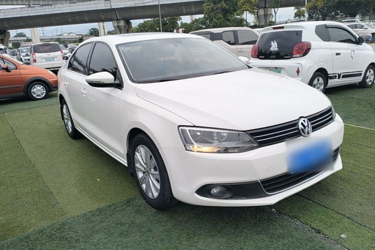 Used Volkswagen Sagitar 2014 1.6L Automatic Comfort Model Front Right 45 Deg