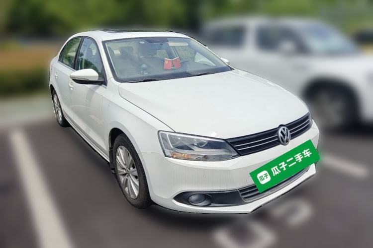 Used Volkswagen Sagitar 2014 1.4TSI Automatic Luxury Model Front Right 45 Deg