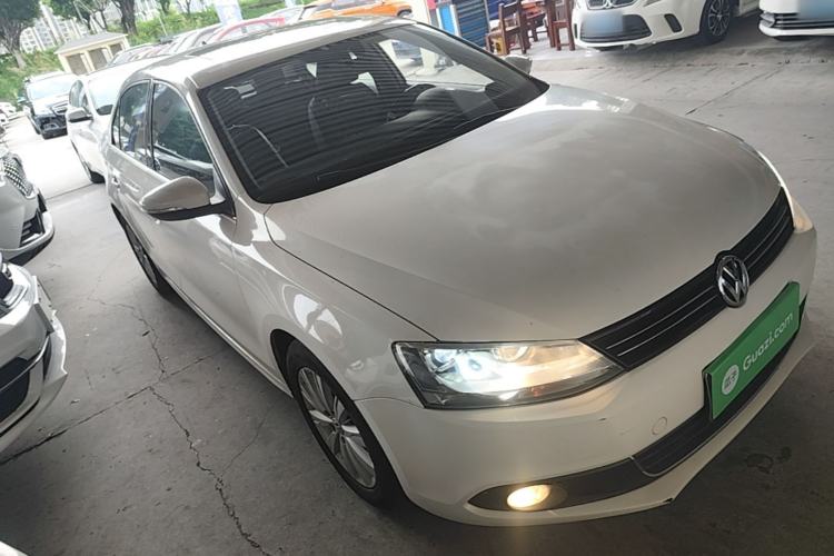 Used Volkswagen Sagitar 2014 Revised Version 1.6L Automatic Comfort Edition Front Right 45 Deg