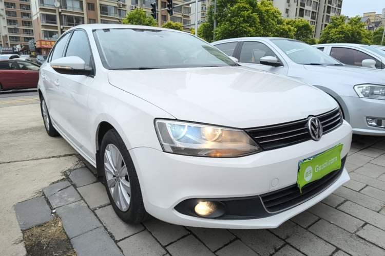 Used Volkswagen Sagitar 2014 Revised Version 1.6L Automatic Comfort Edition Front Right 45 Deg