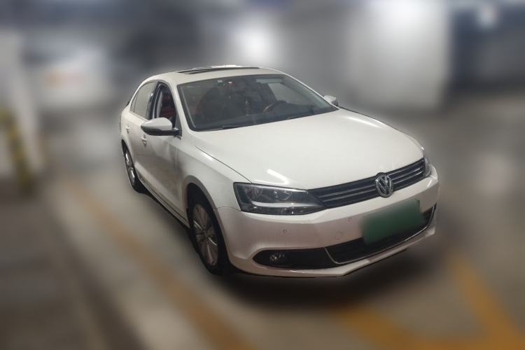Used Volkswagen Sagitar 2014 1.4TSI Automatic Luxury Model Front Right 45 Deg