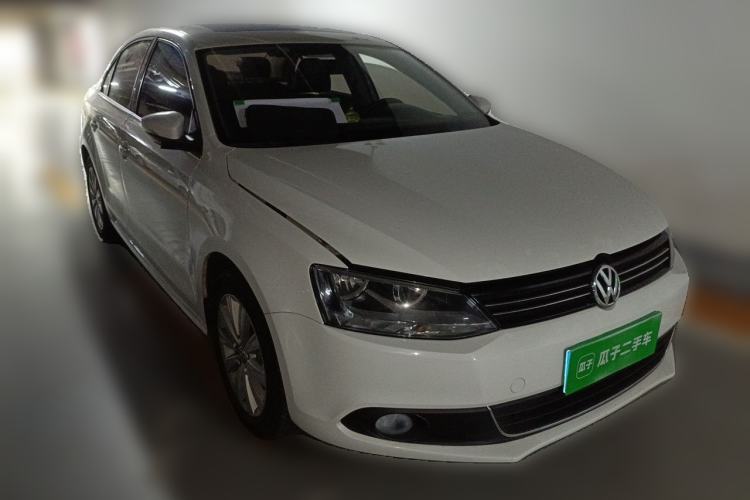Used Volkswagen Sagitar 2014 Revised Version 1.6L Automatic Fashionable Style Front Right 45 Deg